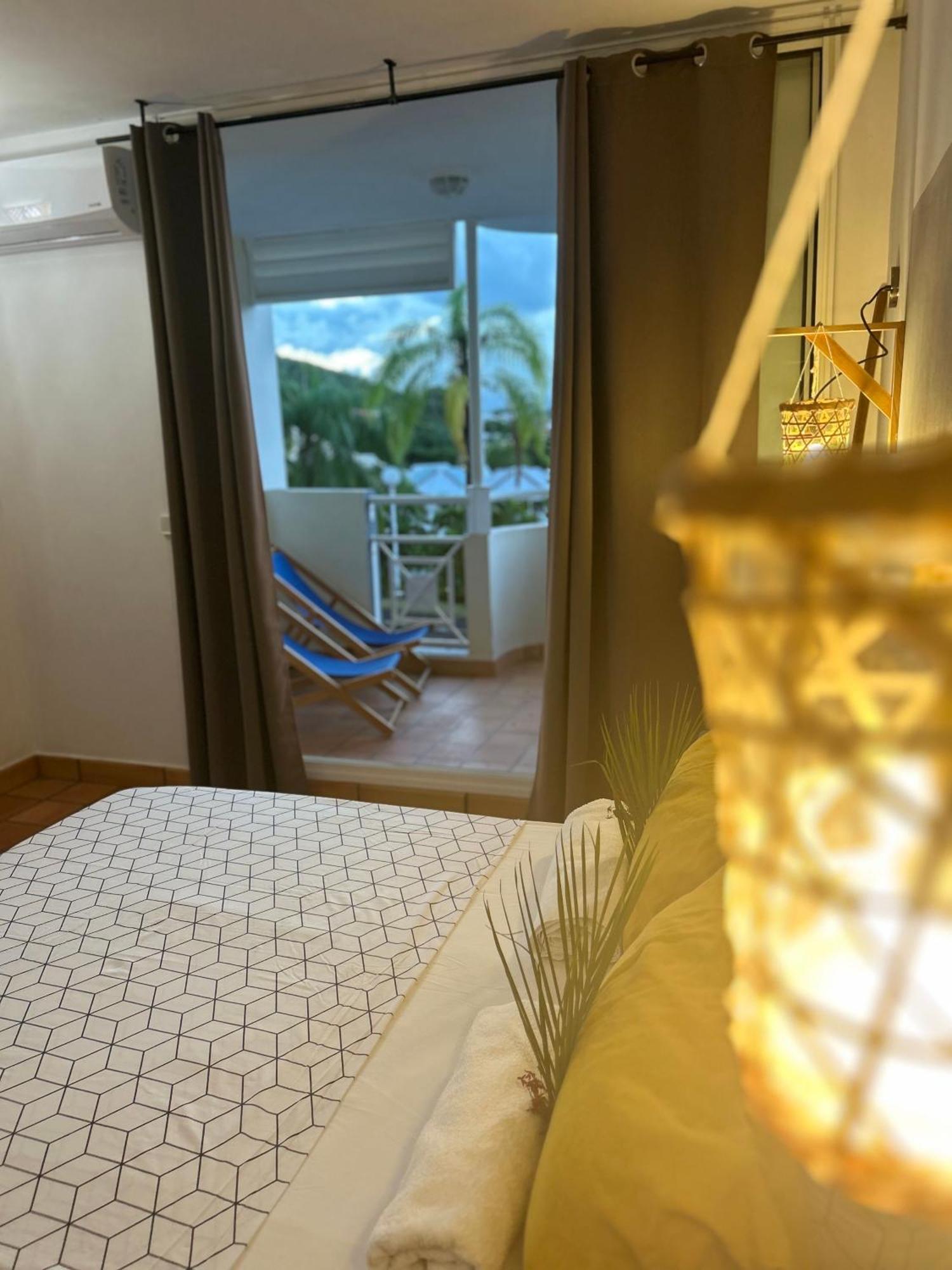 Charmant Studio A La Residence De La Baie De Tartane La Trinite Εξωτερικό φωτογραφία
